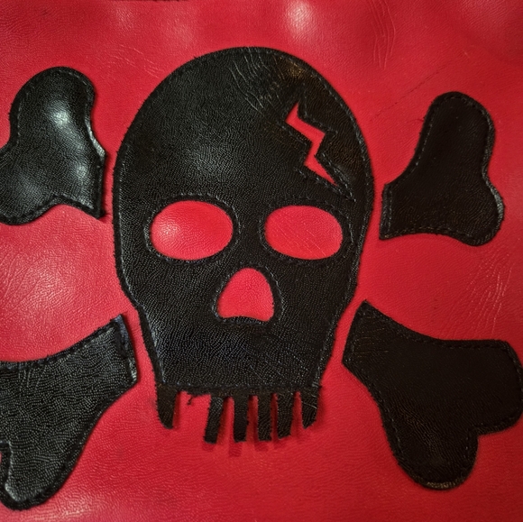 Hot Topic vintage Vinyl red & black skull bowler bag - Picture 9 of 9